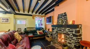 Pen-Y-Bont Hotel - Image 4