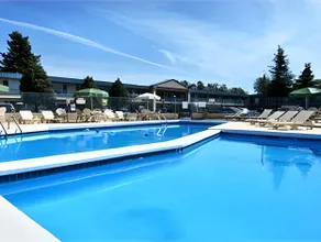 TravelStar Inn & Suites - Image 2