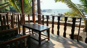 Sea Front Cottage Little Khola - Image 3