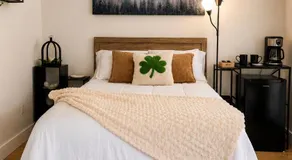 Private 1BR Apt, with Patio and Free Parking - Image 2