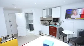 Classic Studio Lytham Up London - Image 3