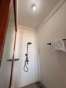 Queen house - Image 5