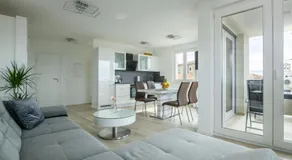 Apartamento totalmente equipado con terraza - Image 2