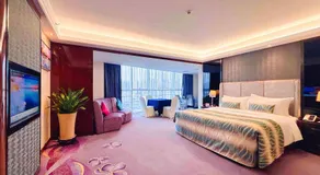 Sentosa Hotel Shenzhen Feicui Branch, Enjoy tropical swimming pools and high-class fitness club - Image 2