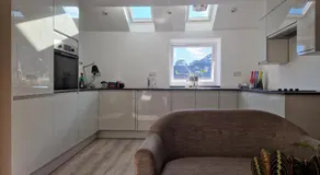 Luxury London Oasis - Image 2