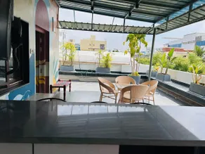 Cozy and Spacious one Bedroom Penthouse - Image 3