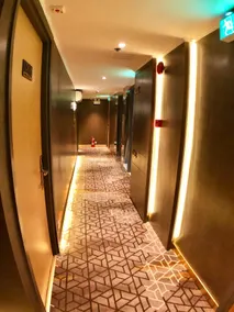 Holiday Hotel - Image 5