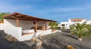 Villa Solerolo - Stunning Villa in Parque Holandés - Image 2