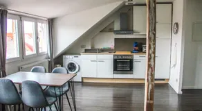 EXKLUSIVE 2 Zi. Dachgeschosswohnung in Top Lage! - Image 3