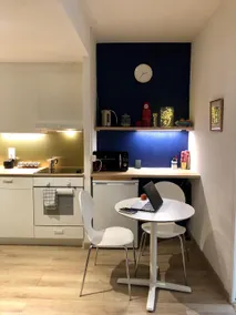 Cool & Central 2 bedroom in heart of Eaux-vives - Image 5