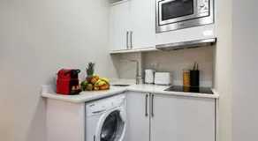 Cosy & Central Apt great for business and tourist - Image 4