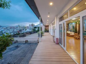Landu Business Hotel - Image 5