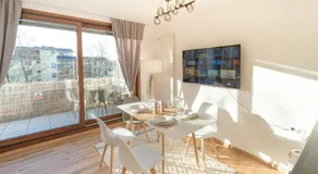 Theresa - Penthouse Terrasse Netflix Parkplatz - Image 3