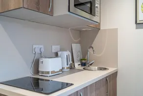 Wolverhampton 2 Apts | Excellent Location| Parking - Image 3