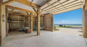 Stunning bayfront home with spacious deck and incredible Galveston Bay views - Image 4