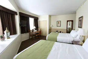 Royal Hotel - Image 2