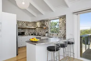 Smith Beach Getaways Beachwood House - Image 3
