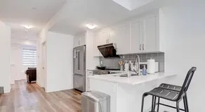 Downsview Park Luxury Townhome near Yorkdale Transit - Image 5