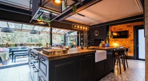 Unique Home in Northenden Urban Oasis sleeps 8 - Image 3