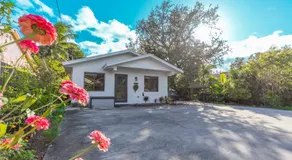 Centrally Located Modern 2bdr Home w Fast WiFi & Parking - Image 4