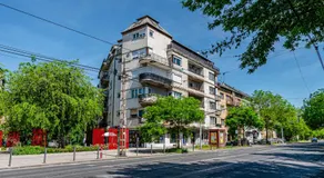 Cozy Haven Budapest- Quiet Family Apartment with AC and Smart Tv - Image 4