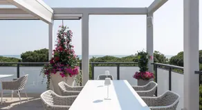 Renzo Hotel - Image 2