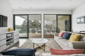 Lansdowne Villa 1 - swimming pool, includes linen - Image 2