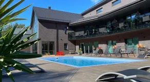 SKY Villa - Image 3