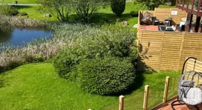 Swallow Lodge with Hot Tub, dogs welcome sleeps 8, Great resort Facilities - Image 5