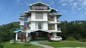 Humble Holiday Home Kufri S H I M L A - on Spiti Highway with Lawn and Amazing View - Image 2