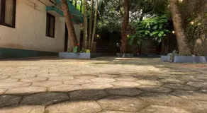 2 BHK house, on premise parking, upto 10 guests - Image 5