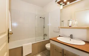 Résidence Odalys Les Chalets d'Evian - Image 2