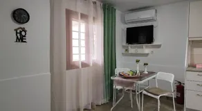 Νέος Πύργος Family Home - Image 4