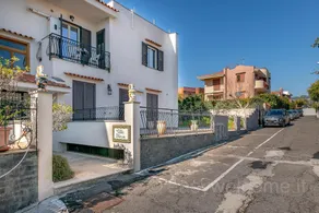 Easy Welcome Residenza Ortensia Appartamento Paola - Image 5