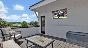 Double Treble - 2 Townhomes - Private Rooftops - Image 4
