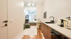Maison Sixth June - Image 4