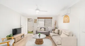 Salt-Air Serenity -Stylish 1-Bed - Image 2