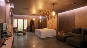 Reverence Boutique Hotel - Image 3
