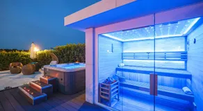 Villa Pino with Pool, Sauna & Jacuzzi - Image 4