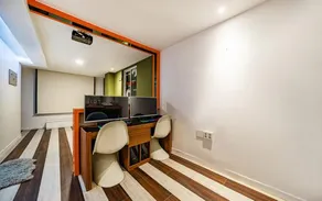 OU Hotel - Image 3