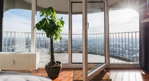 NEW I GREAT CITY VIEW I 32 FLOOR I BOXSPRINGBED and NETFLIX - Image 2