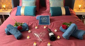 Nuit Magique Love room avec Jacuzzi Privé Nantes - Image 2