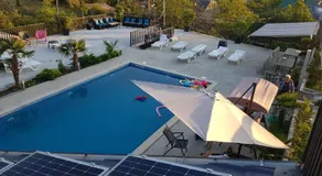 hotel Labyrinth pool - Image 3