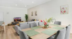 Crooked Lane Apartment - CBD, Stylish & Central - Image 3