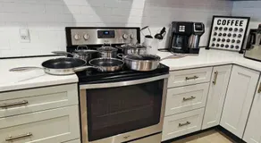 Spacious Upadated 2 King Beds Pets Welcome With Large Private and Fenced Yard Minutes to Beaches - Image 2