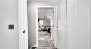 Mc Callstown House Apartment - Image 3