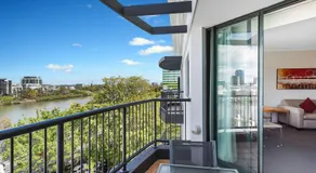 Cosmo Apartment Hotel - Image 3