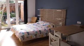 Beau studio calme, indépendant avec terrasse - Image 2