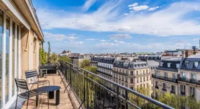 Luxueux Appartement Haussmannien avec Vue sur Paris - Image 4