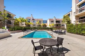 Venice Beach Lux Retreat Coastal Apartment Haven - Image 3